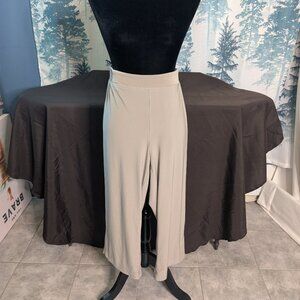 🤍 VIP by Avenue Women’s Pull-On Pants – Size 18/20 Excellent Condition